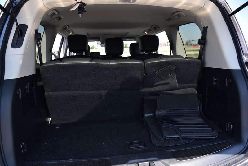 INFINITI QX80 Vehicle Image 31