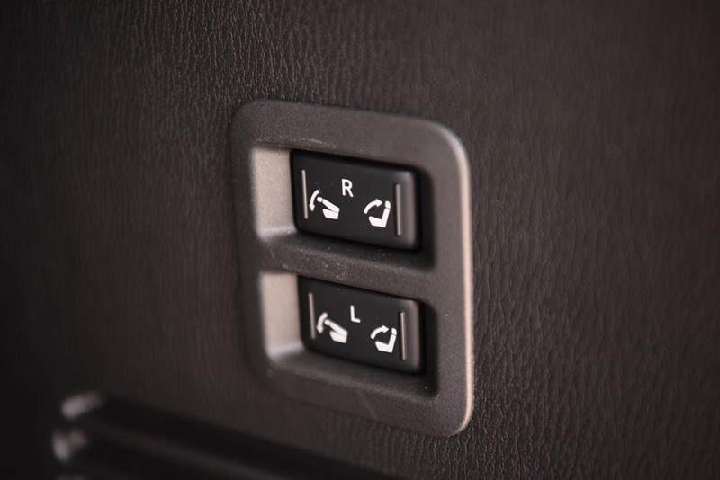 INFINITI QX80 Vehicle Image 32