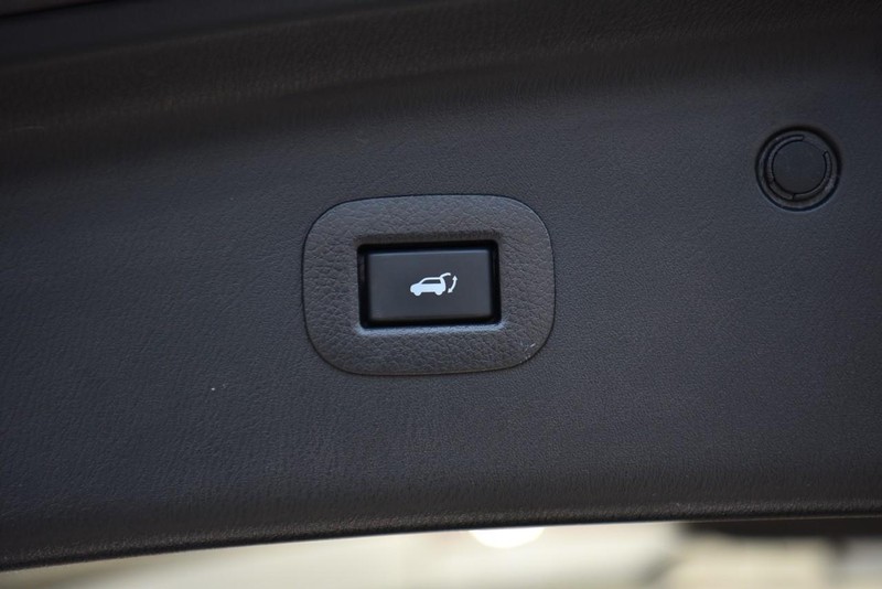 INFINITI QX80 Vehicle Image 33