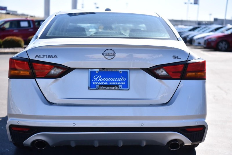 Nissan Altima Vehicle Image 06