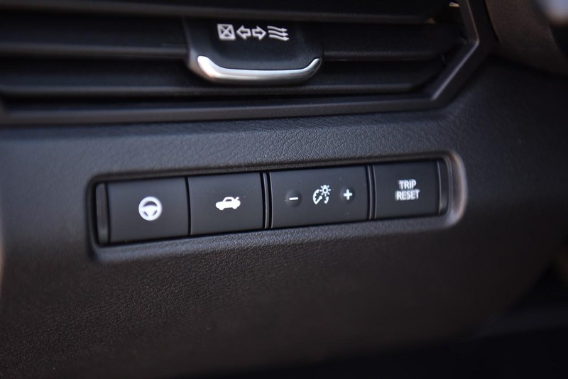 Nissan Altima Vehicle Image 10