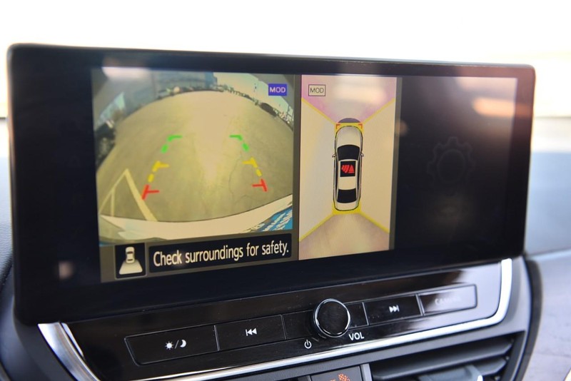 Nissan Altima Vehicle Image 12