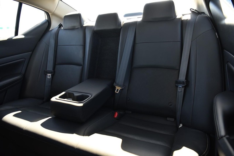 Nissan Altima Vehicle Image 21