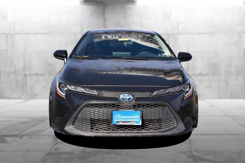 Toyota Corolla Hybrid Vehicle Image 04