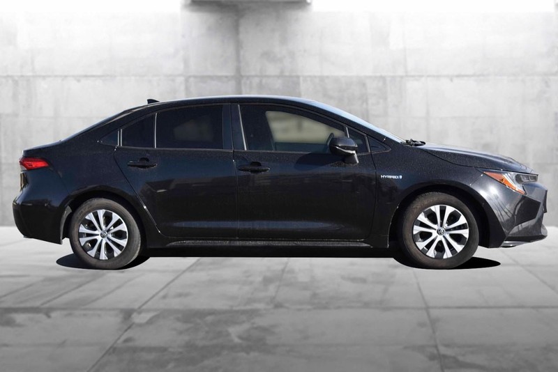 Toyota Corolla Hybrid Vehicle Image 05
