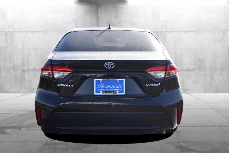 Toyota Corolla Hybrid Vehicle Image 06