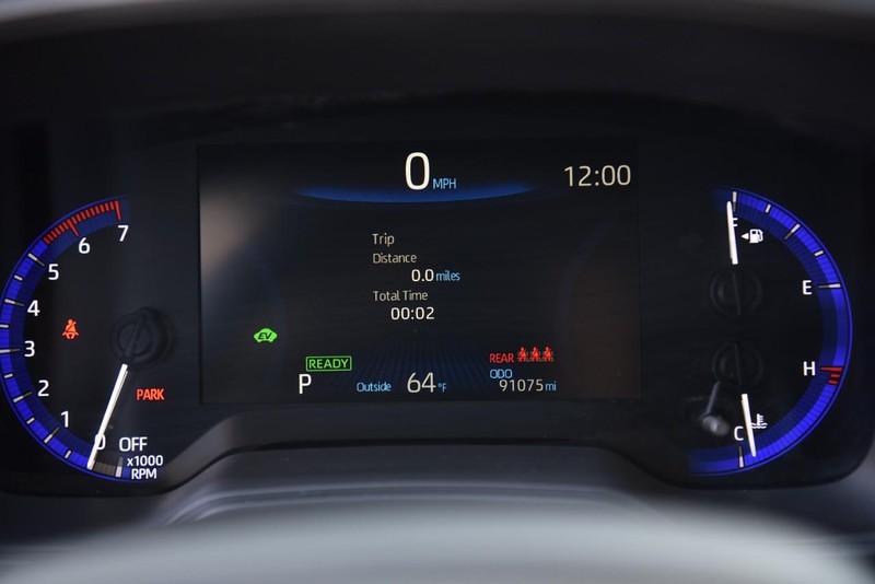 Toyota Corolla Hybrid Vehicle Image 10