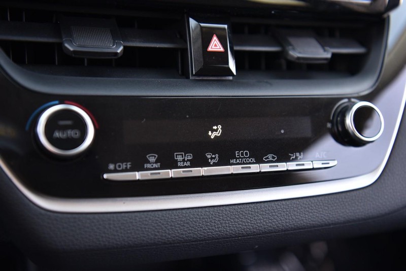 Toyota Corolla Hybrid Vehicle Image 12