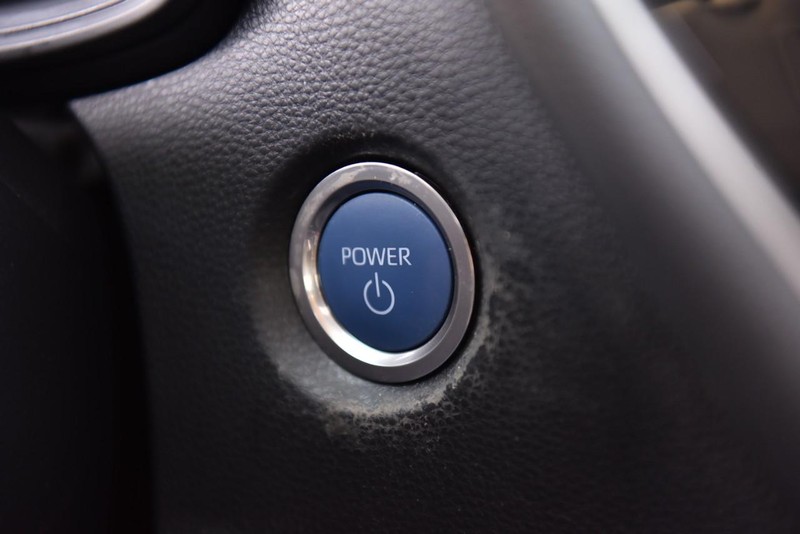 Toyota Corolla Hybrid Vehicle Image 14