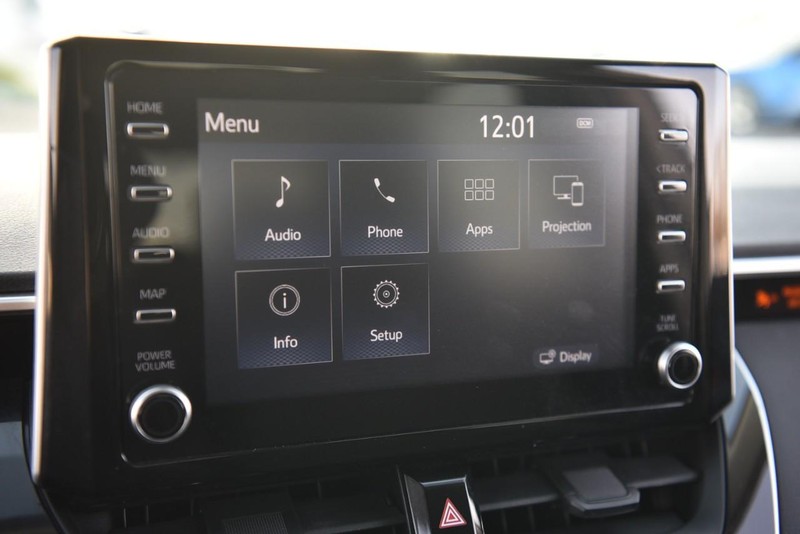 Toyota Corolla Hybrid Vehicle Image 15