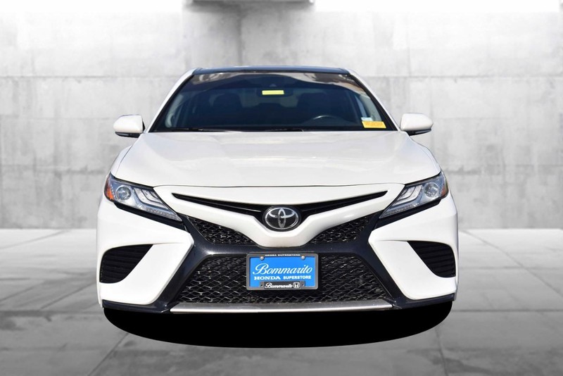 Toyota Camry Vehicle Image 04