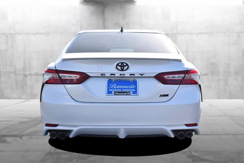 Toyota Camry Vehicle Image 06