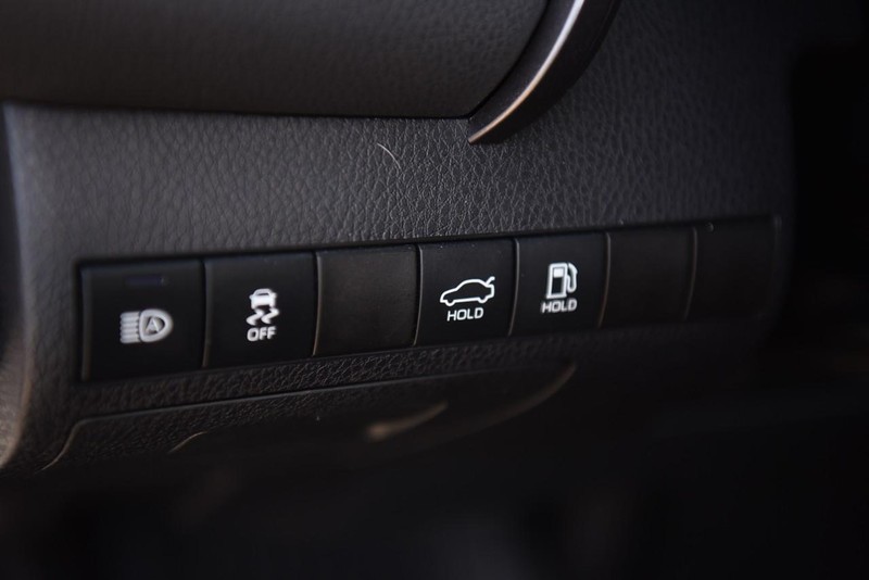 Toyota Camry Vehicle Image 10