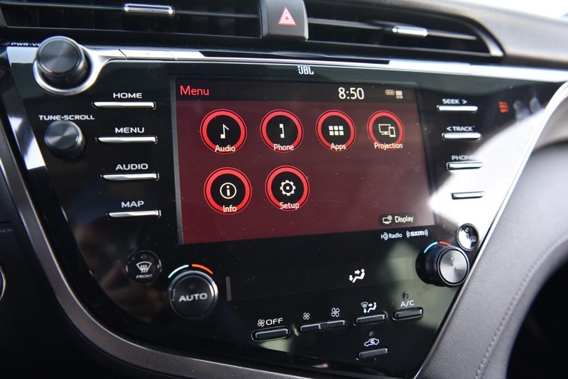 Toyota Camry Vehicle Image 13