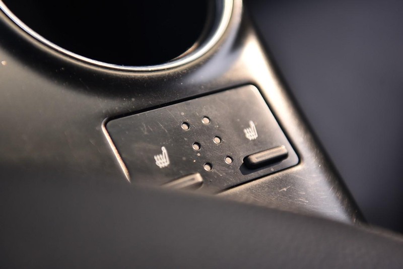 Toyota Camry Vehicle Image 16