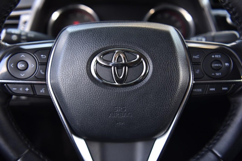 Toyota Camry Vehicle Image 18