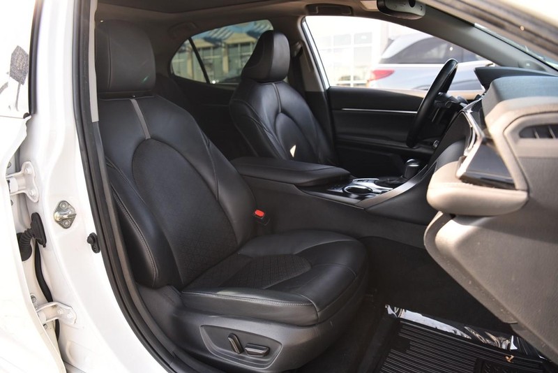Toyota Camry Vehicle Image 20