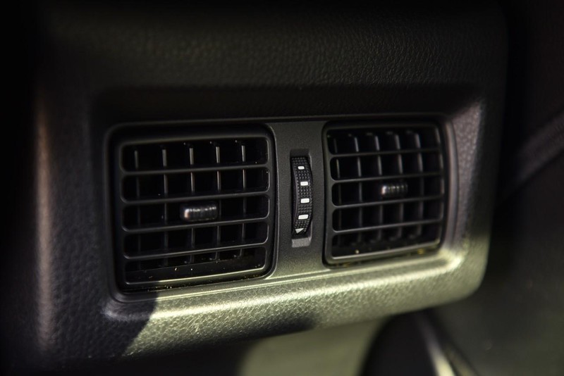 Toyota Camry Vehicle Image 23