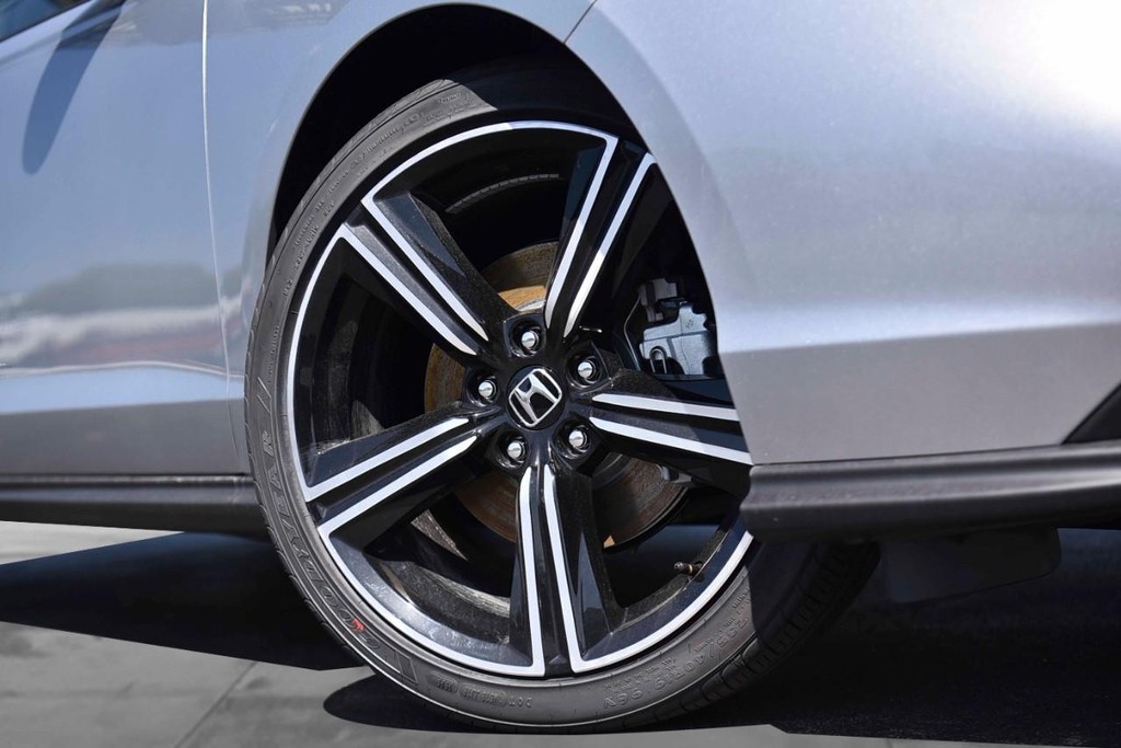 Honda Accord Hybrid Vehicle Image 03