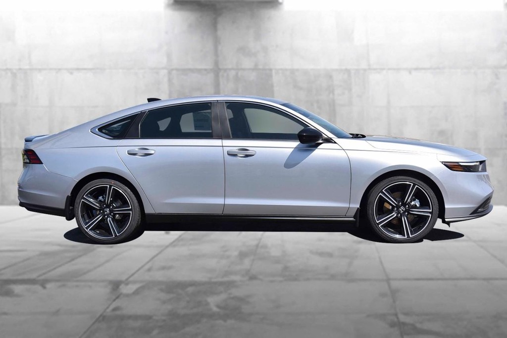 Honda Accord Hybrid Vehicle Image 05