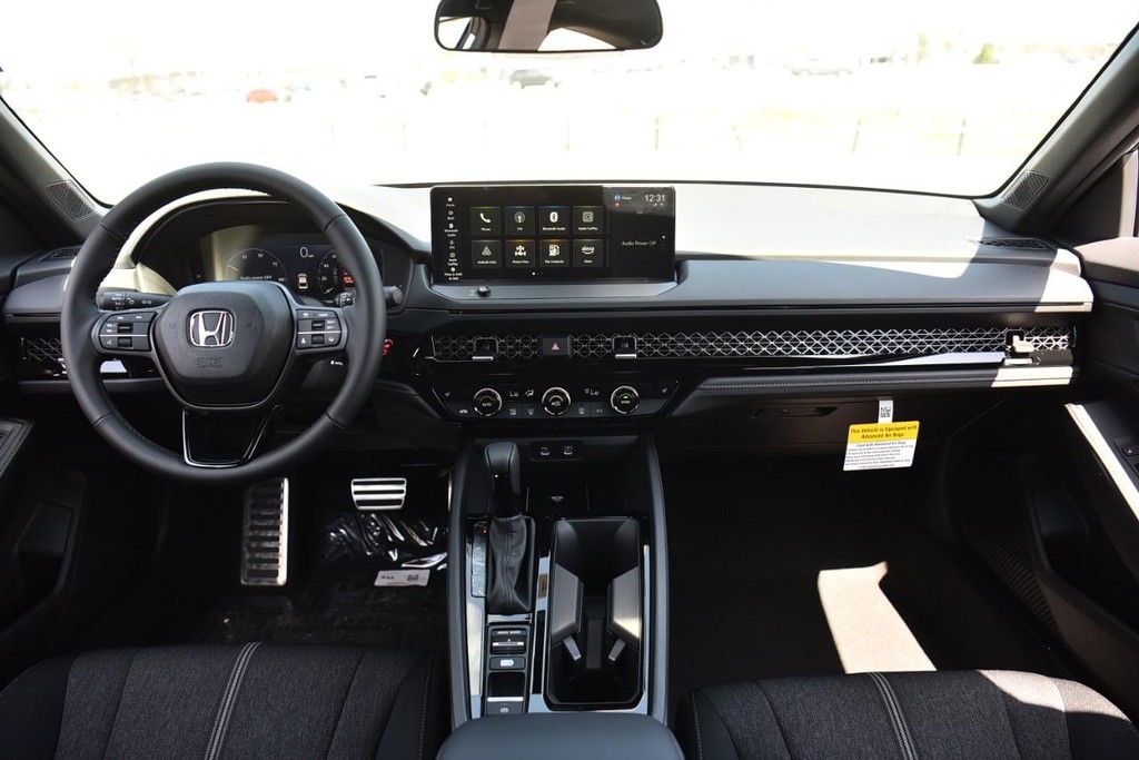 Honda Accord Hybrid Vehicle Image 07