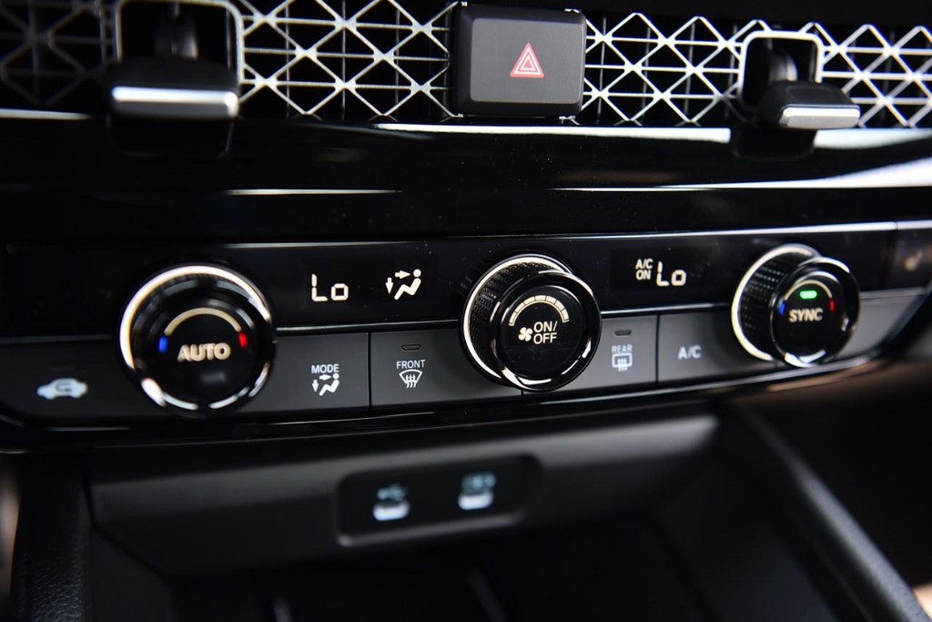 Honda Accord Hybrid Vehicle Image 12