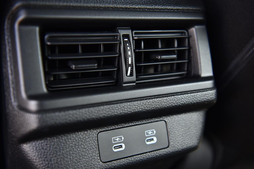 Honda Accord Hybrid Vehicle Image 23