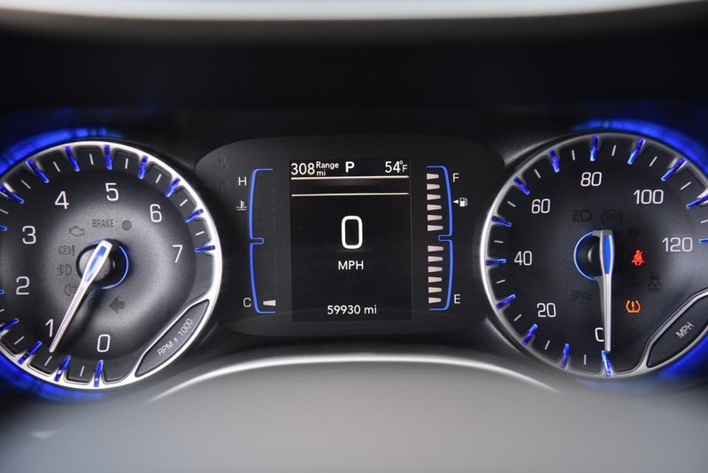 Chrysler Voyager Vehicle Image 11