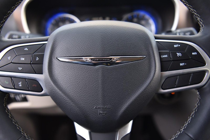 Chrysler Voyager Vehicle Image 17