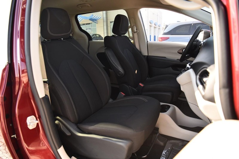 Chrysler Voyager Vehicle Image 19