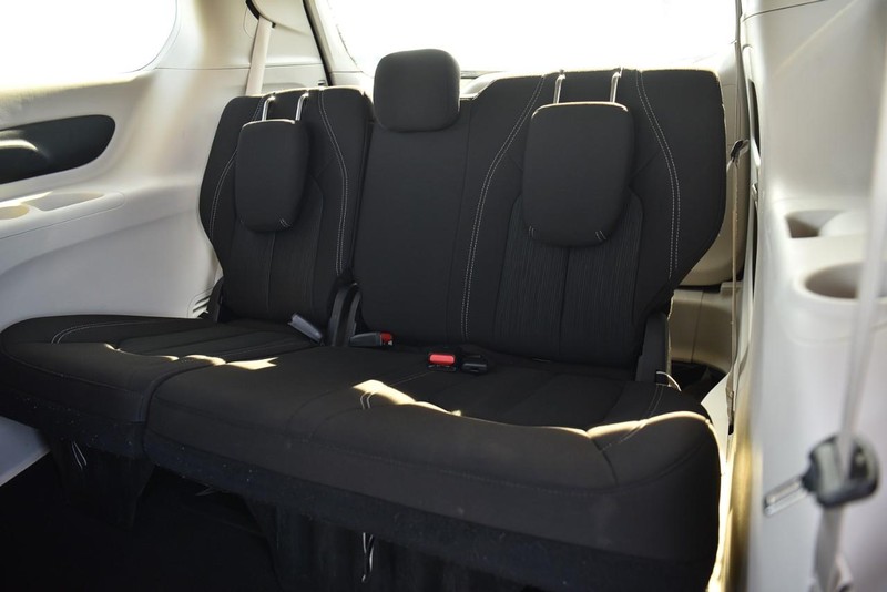 Chrysler Voyager Vehicle Image 23
