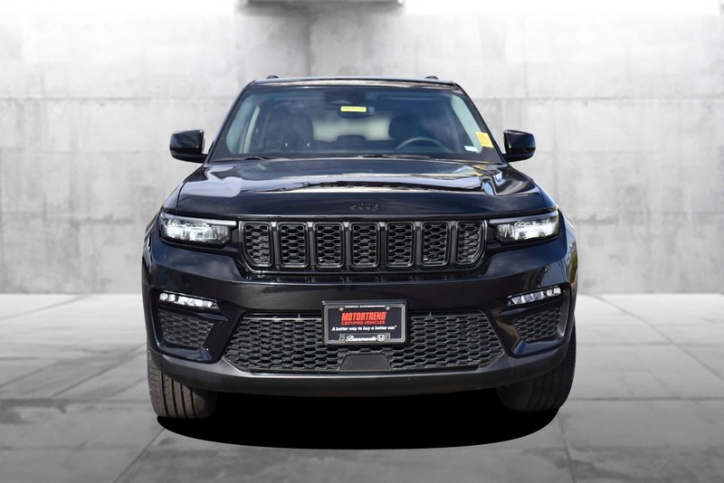 Jeep Grand Cherokee Vehicle Image 04