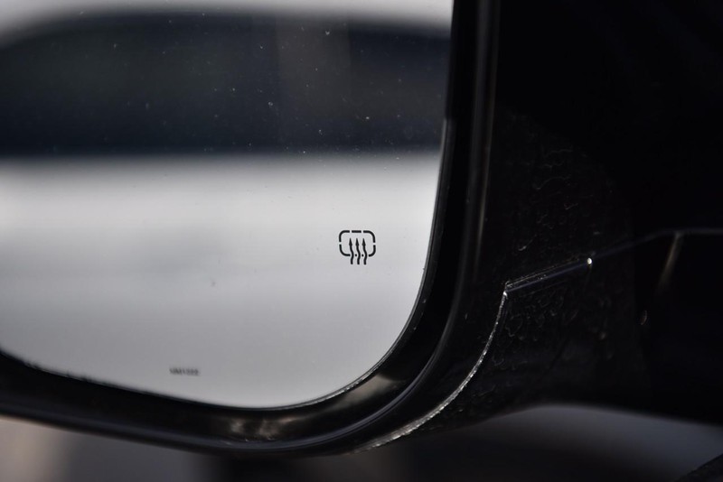 Jeep Grand Cherokee Vehicle Image 10
