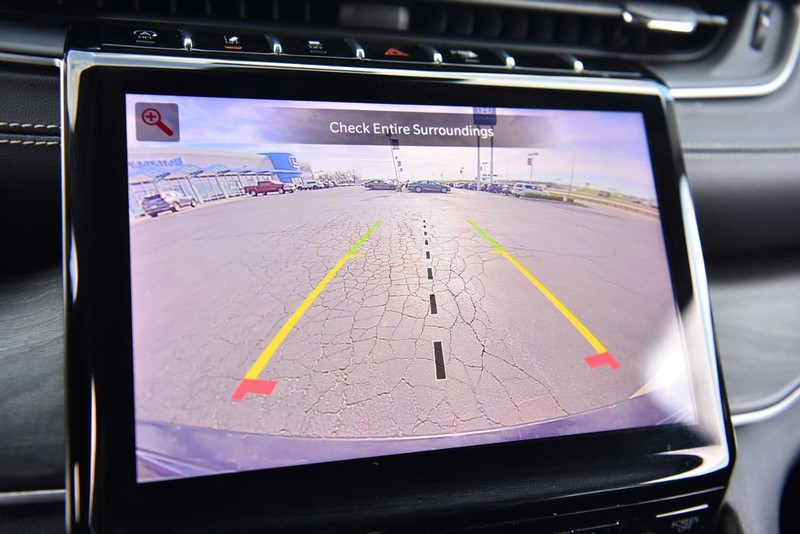 Jeep Grand Cherokee Vehicle Image 14