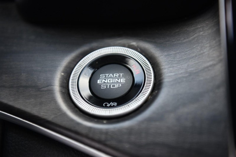 Jeep Grand Cherokee Vehicle Image 19