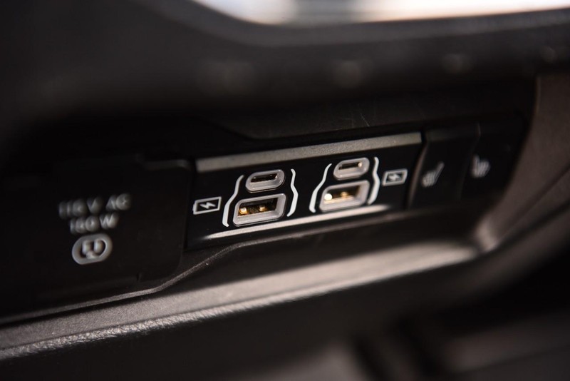 Jeep Grand Cherokee Vehicle Image 25