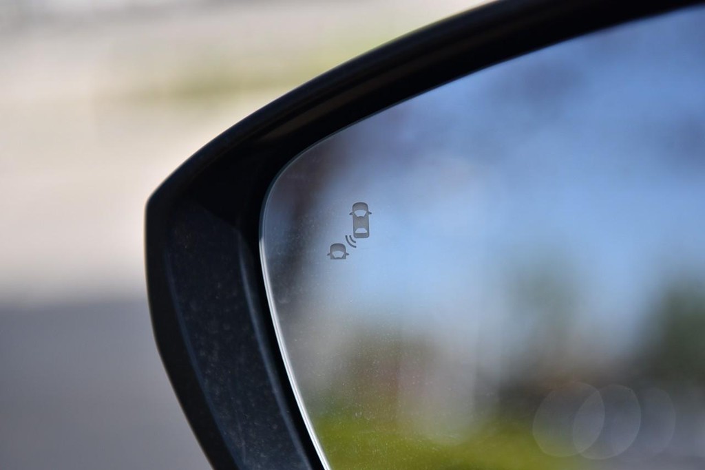 Honda Civic Hatchback Vehicle Image 09