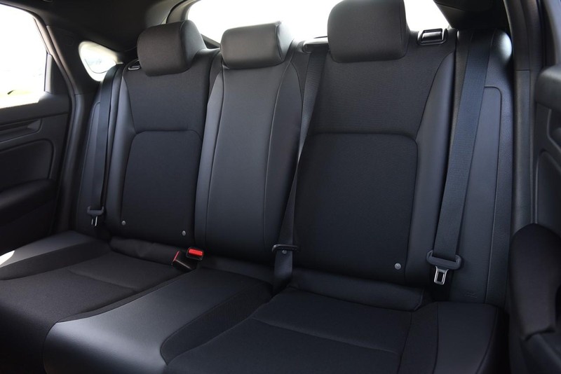 Honda Civic Hatchback Vehicle Image 20