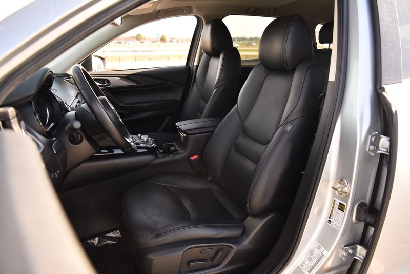 Mazda CX-9 Vehicle Image 19