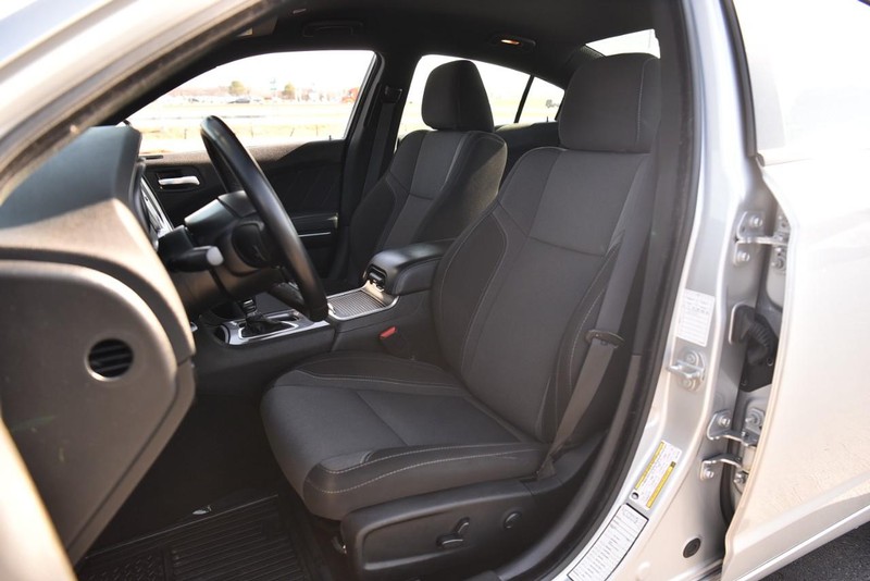 Dodge Charger Vehicle Image 16