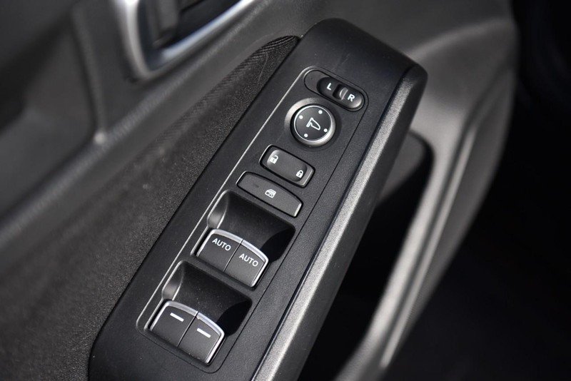 Honda Civic Hatchback Vehicle Image 08