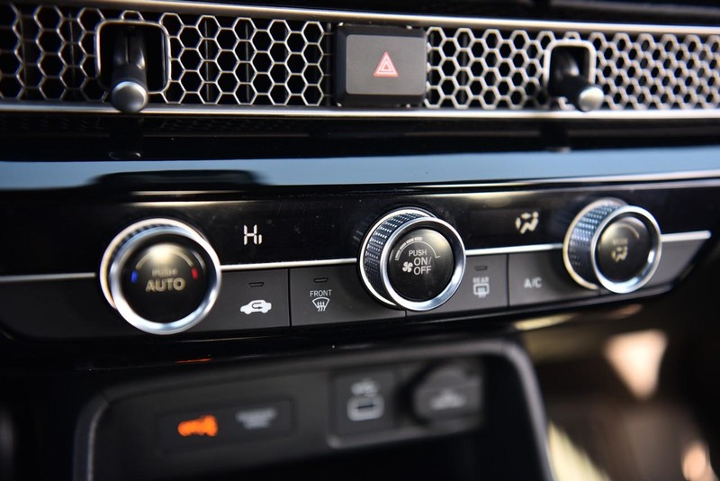 Honda Civic Hatchback Vehicle Image 12