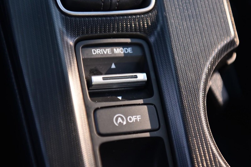 Honda Civic Hatchback Vehicle Image 14