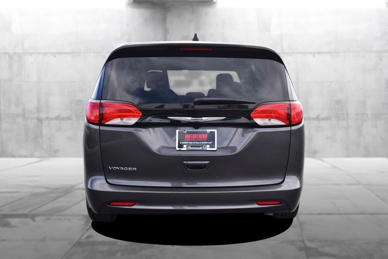 Chrysler Voyager Vehicle Image 06
