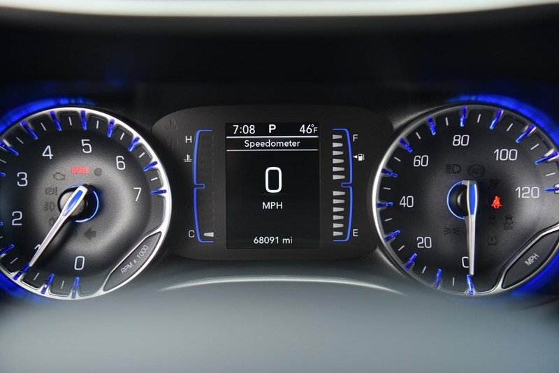 Chrysler Voyager Vehicle Image 11