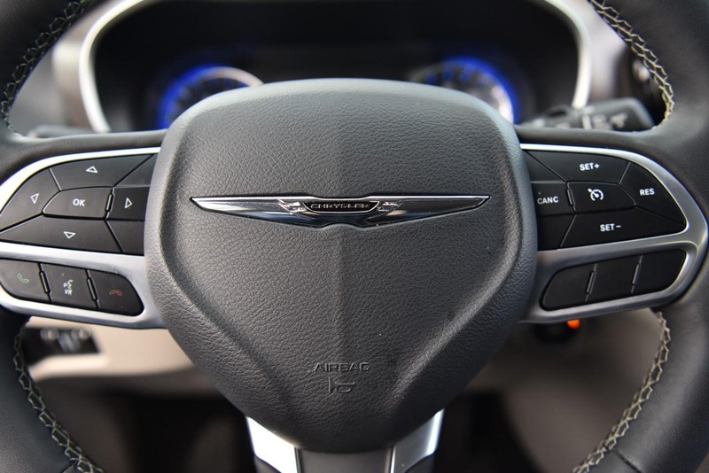 Chrysler Voyager Vehicle Image 17