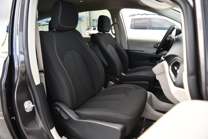 Chrysler Voyager Vehicle Image 19