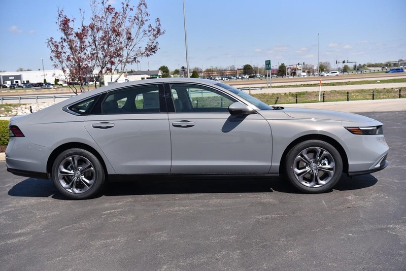 Honda Accord Hybrid Vehicle Image 05