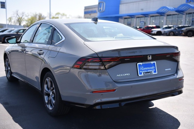 Honda Accord Hybrid Vehicle Image 07