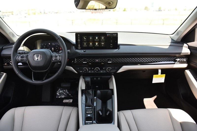 Honda Accord Hybrid Vehicle Image 08